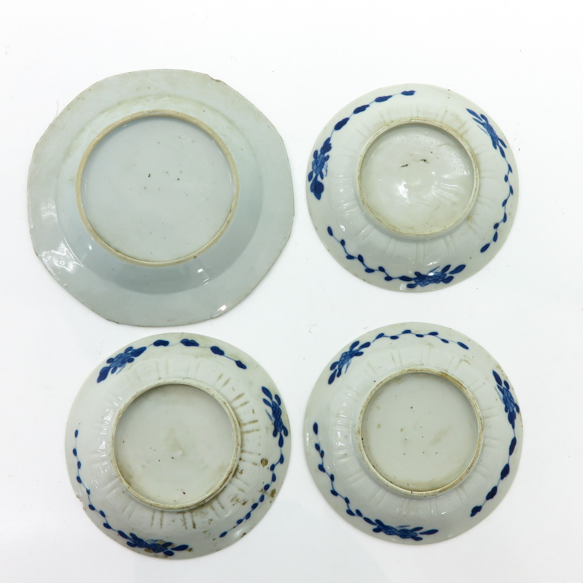 Four Chinese Blue and White Plates - Image 2 of 2