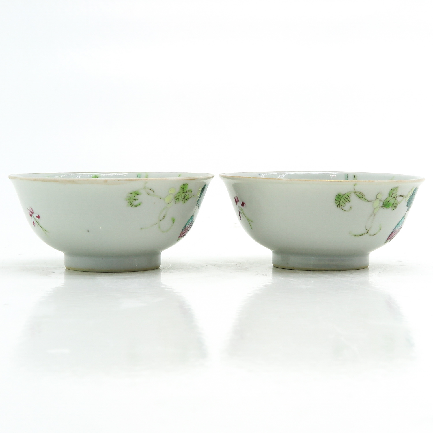 Two Famille Rose Bowls - Image 4 of 9