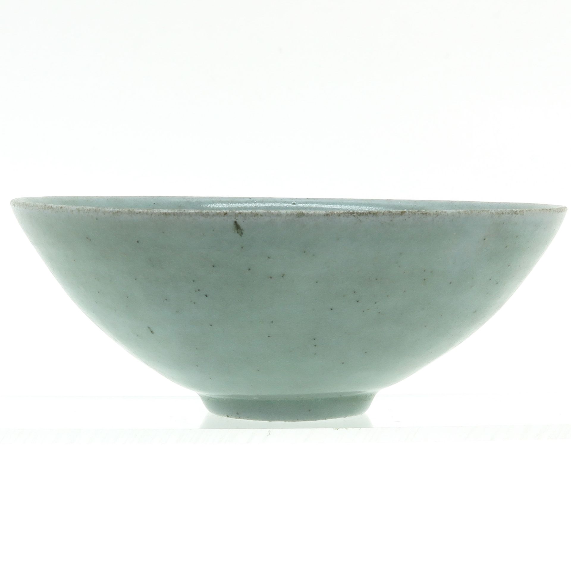 A Korean Celadon Glaze Bowl - Bild 3 aus 8