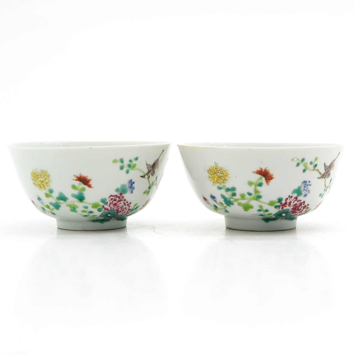 A Pair of Famille Rose Bowls - Image 4 of 10