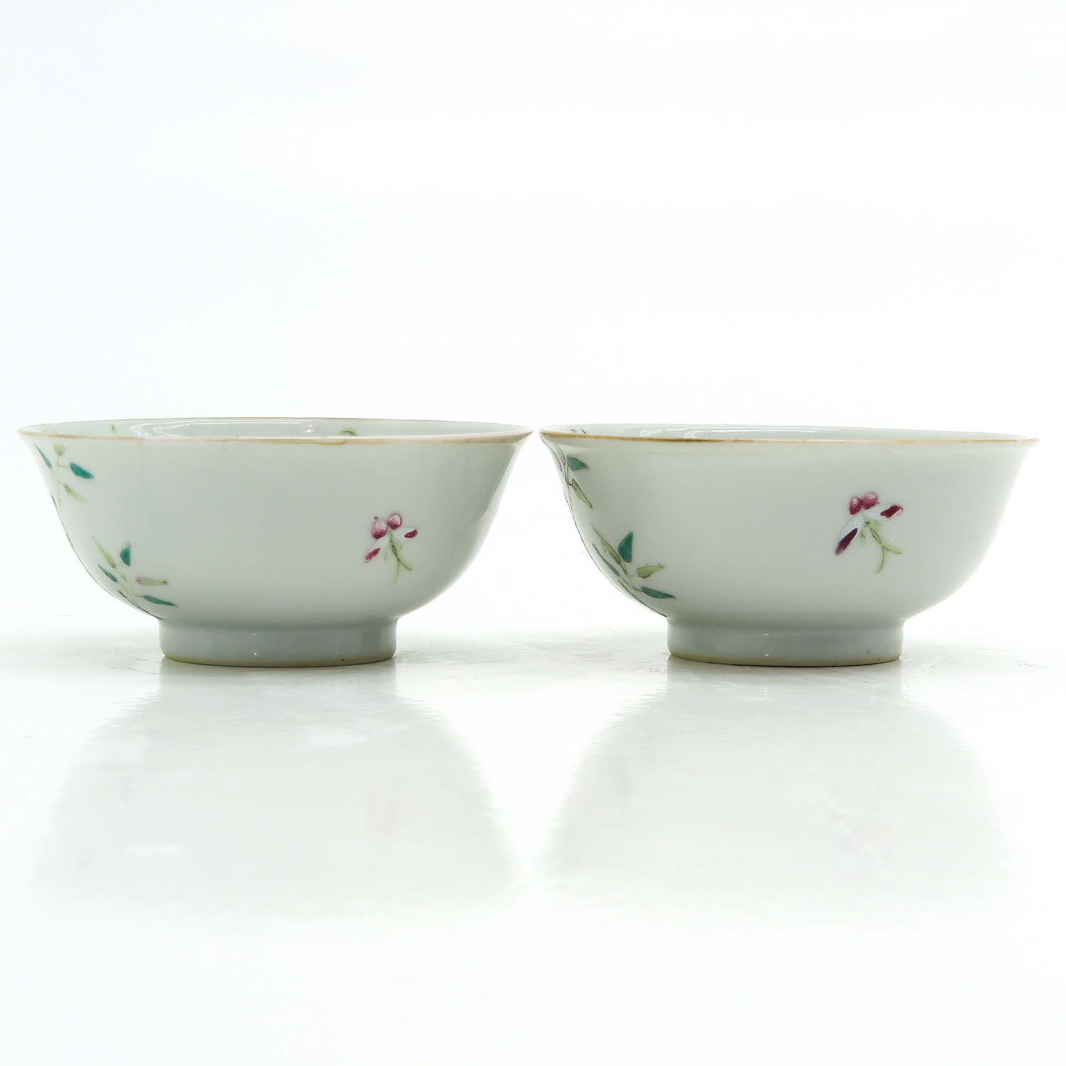 Two Famille Rose Bowls - Image 3 of 9