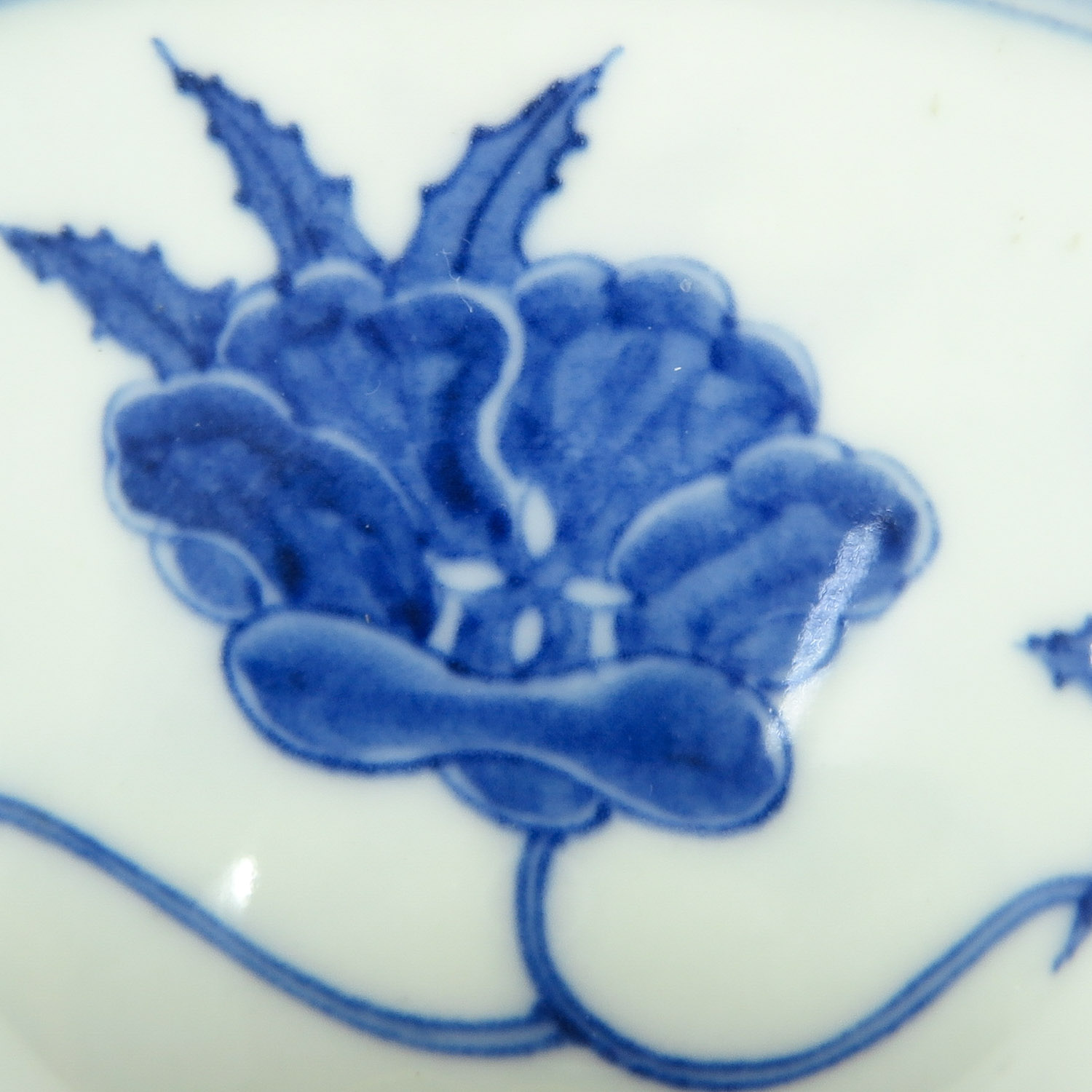 A Blue and White Serving Bowl - Image 9 of 10
