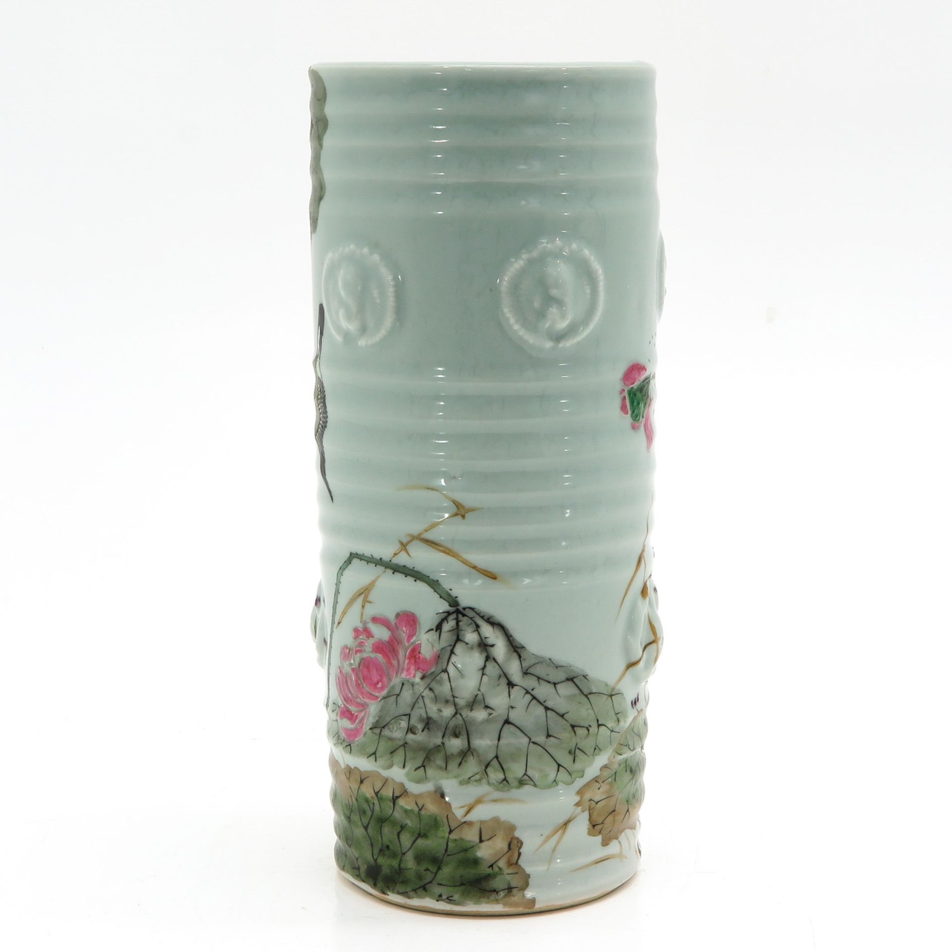 A Celadon and Famille Rose Vase - Bild 2 aus 9