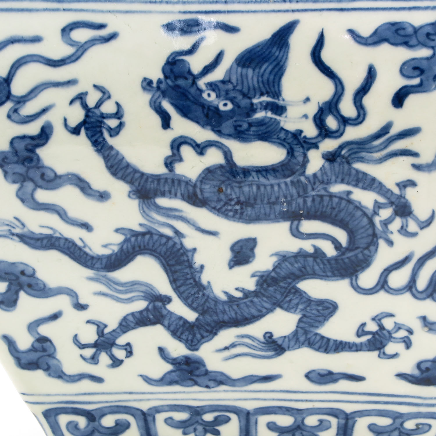 A Blue and White Chinese Vase - Image 9 of 10