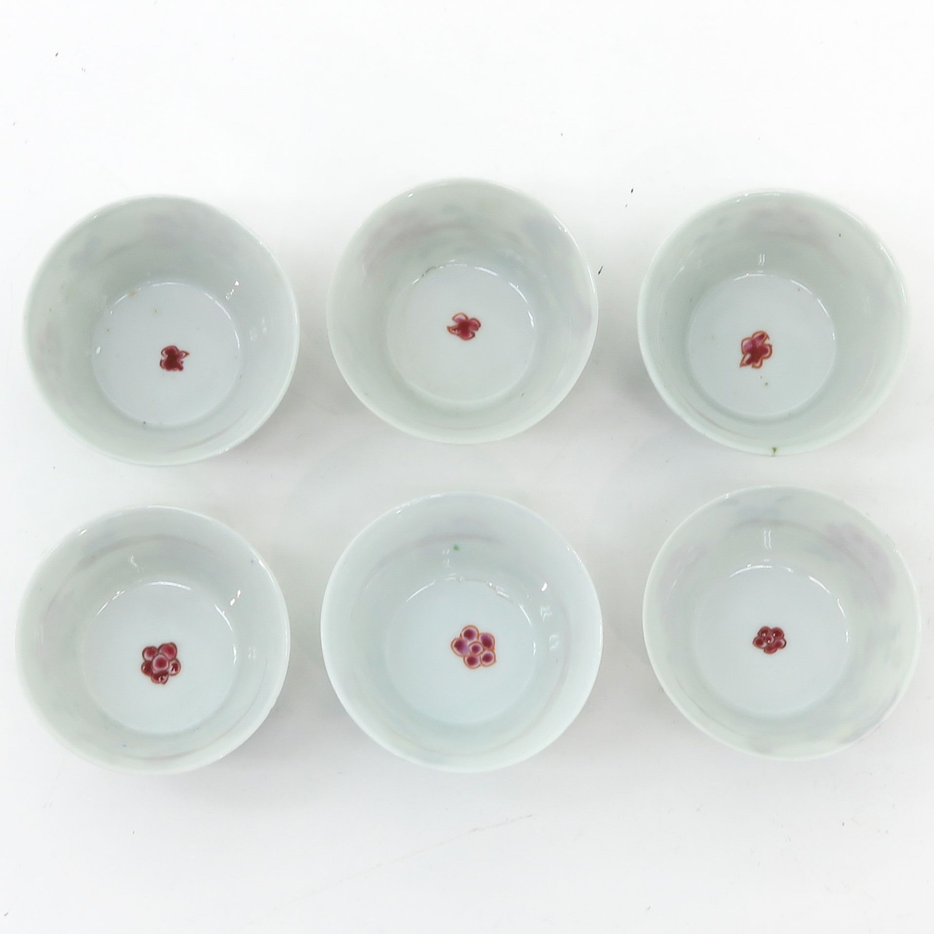 Six Famille Rose Cups and Saucers - Bild 5 aus 10