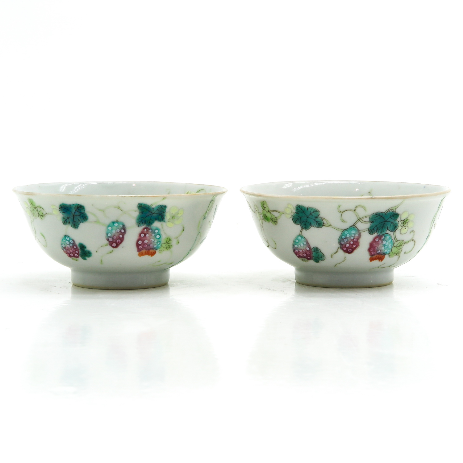 Two Famille Rose Bowls