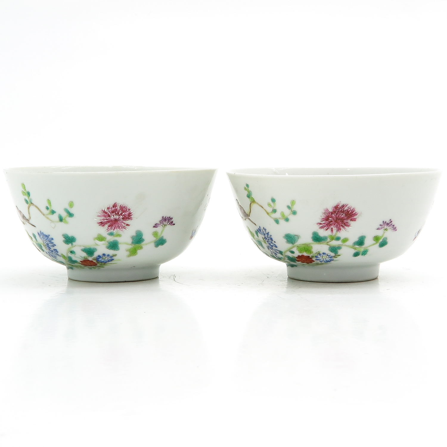 A Pair of Famille Rose Bowls - Image 2 of 10