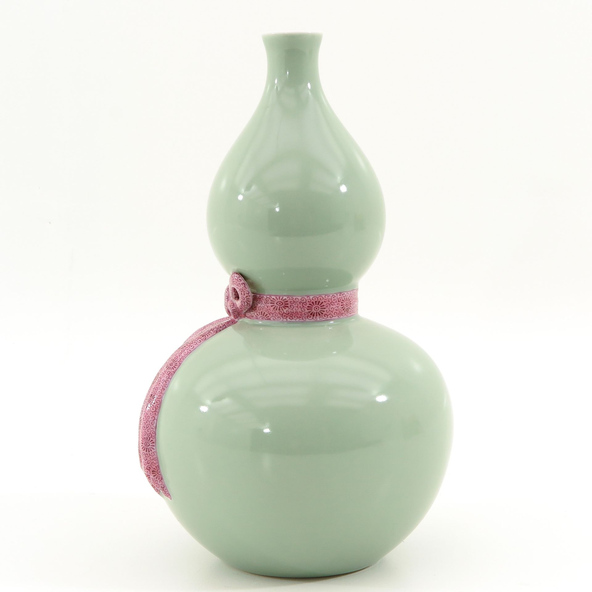 A Celadon Gourd Vase - Bild 2 aus 9