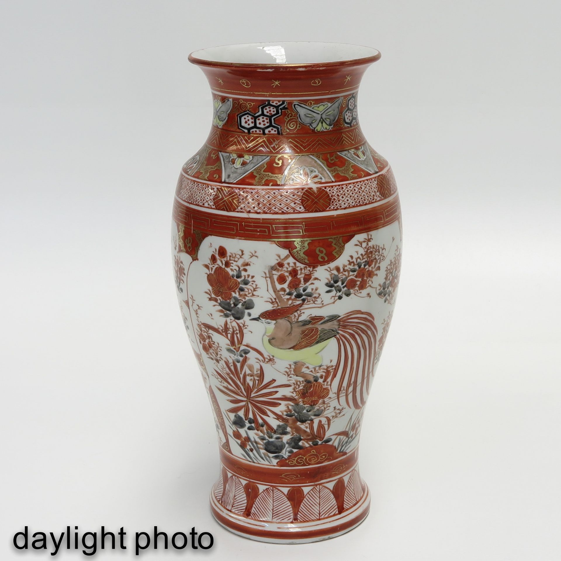 A Pair of Kutani Vases - Image 7 of 9