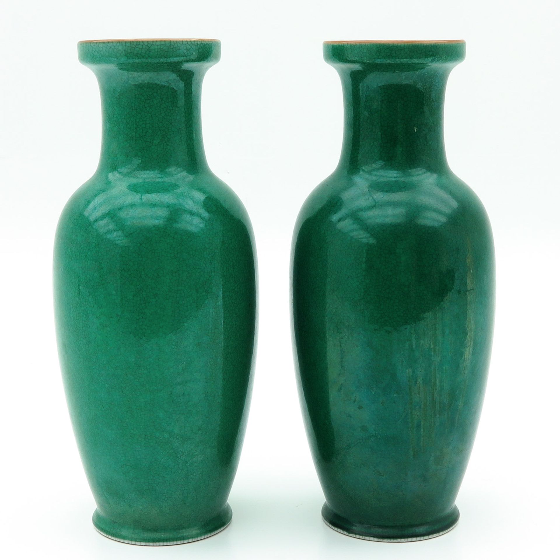 A Pair of Green Glaze Vases - Bild 2 aus 9