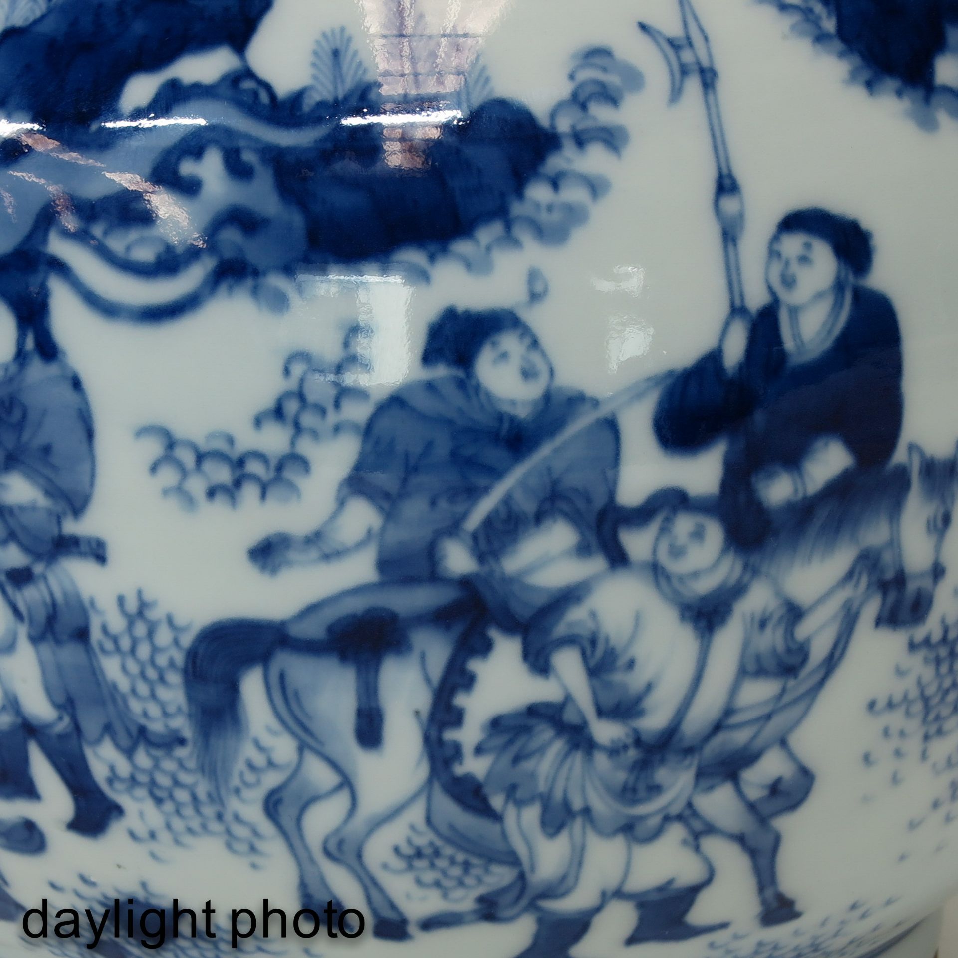 A Blue and White Vase - Image 9 of 9