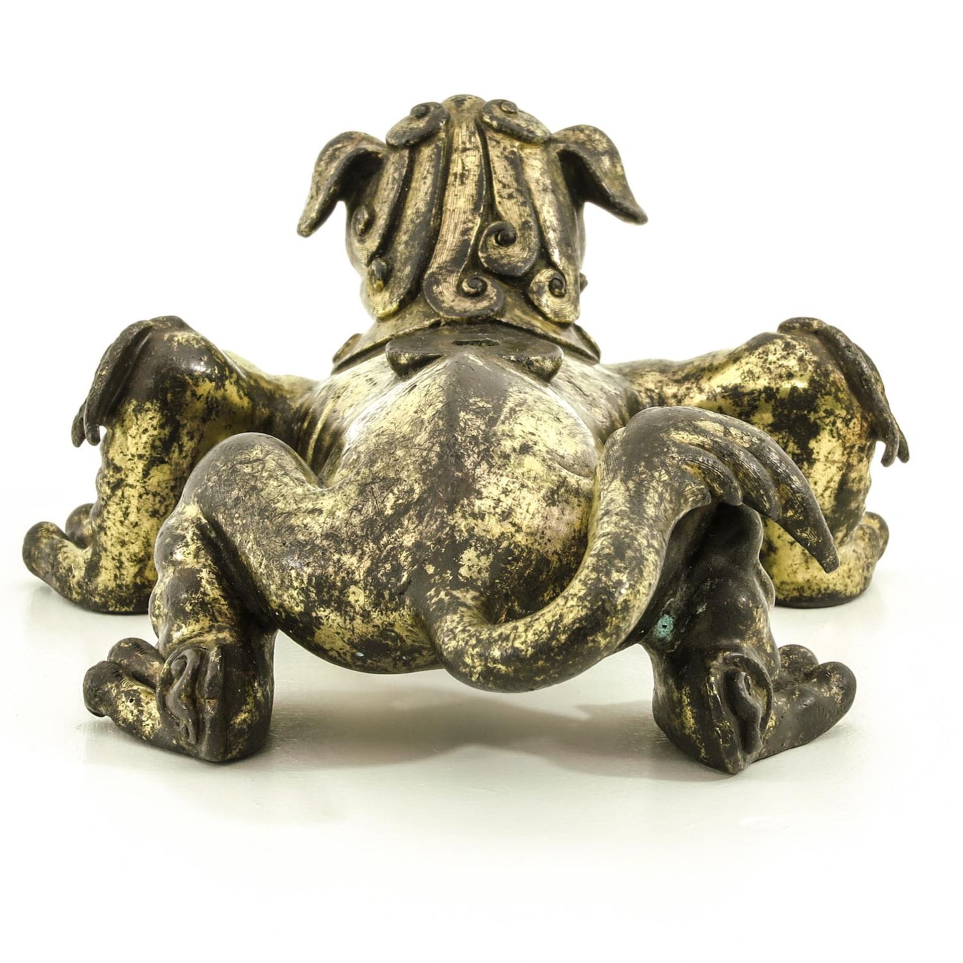 A Gilt Bronze Temple Lion - Bild 2 aus 10