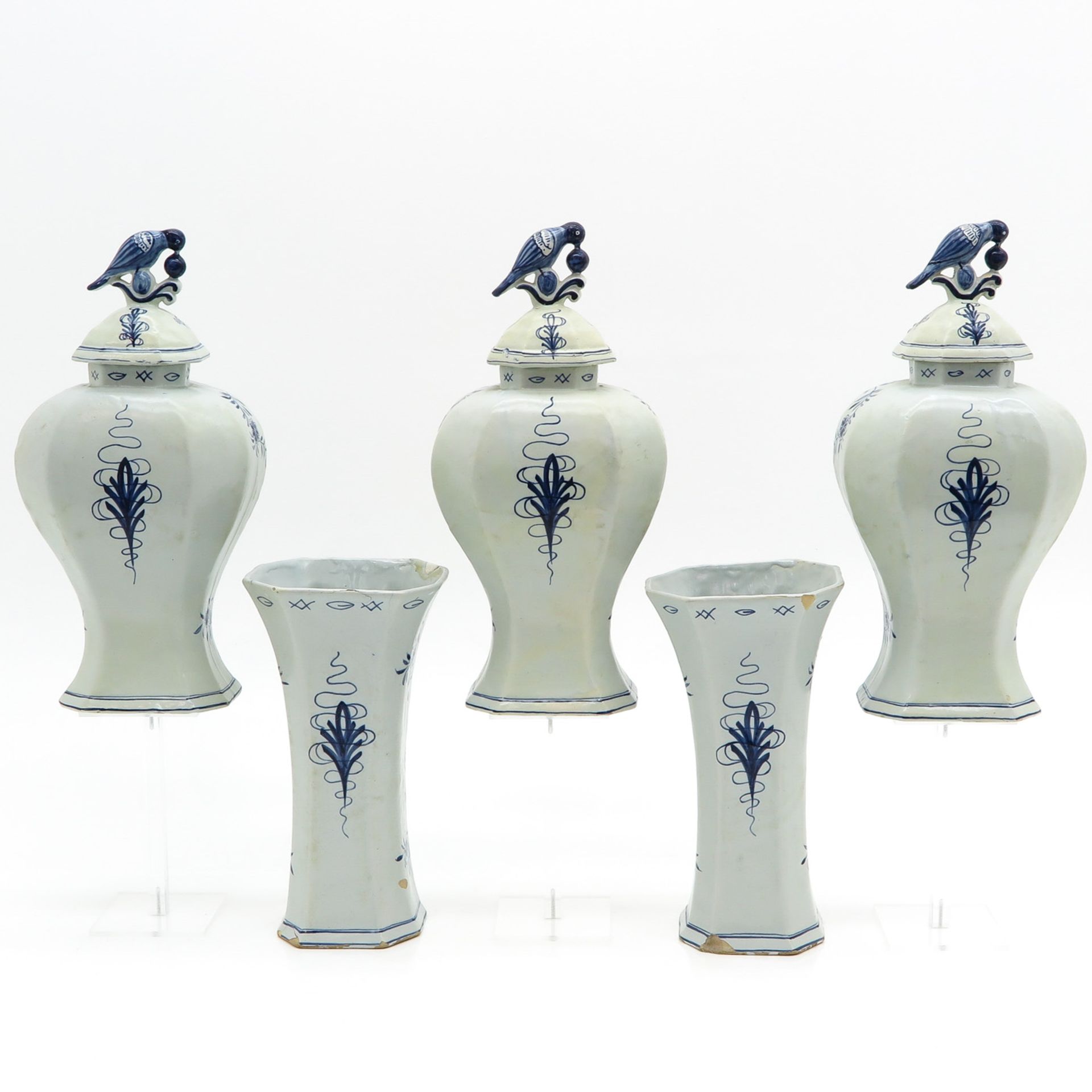 A Five Piece Delft Garniture Set - Bild 3 aus 10