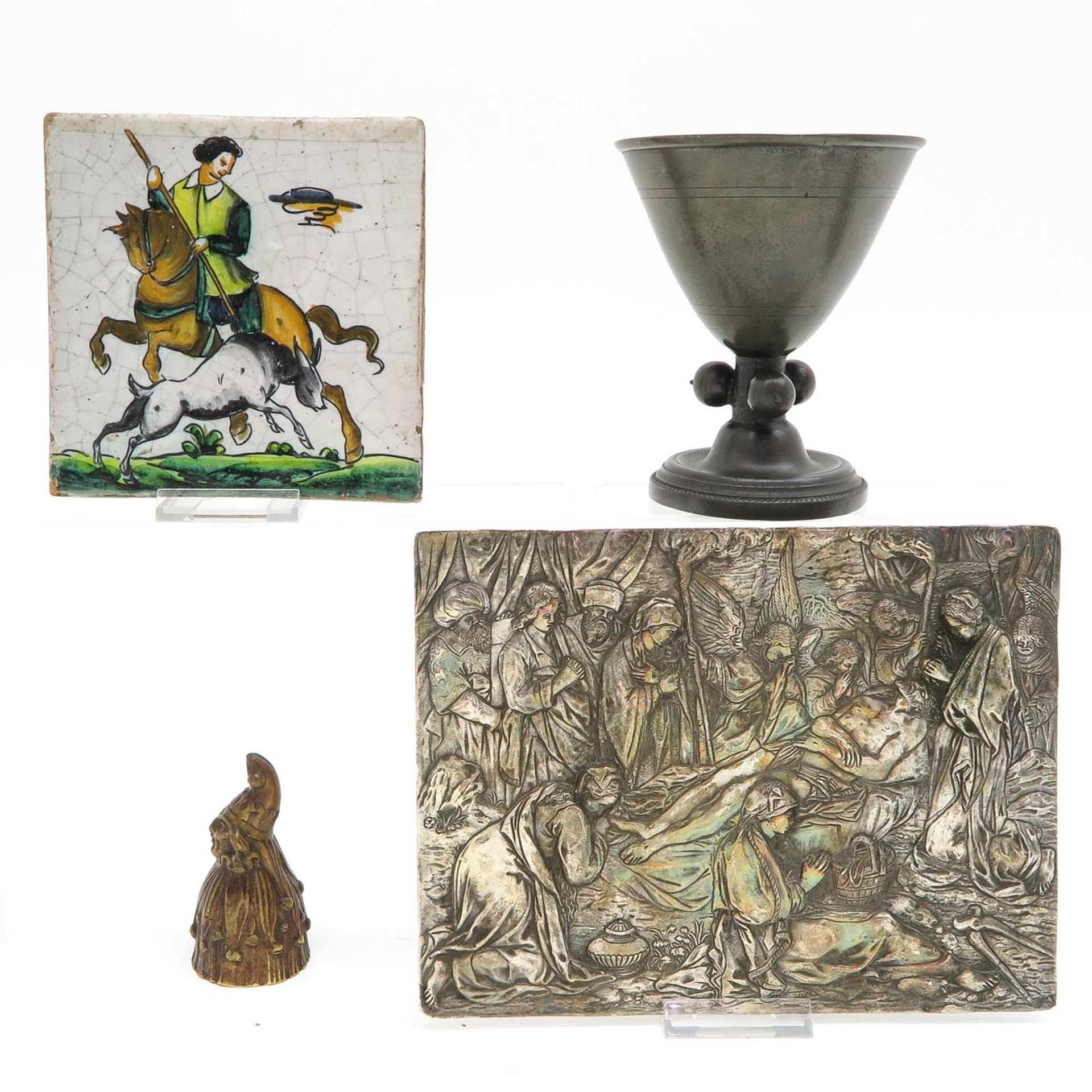 A Diverse Collection of Collectible Religious Items - Bild 2 aus 10