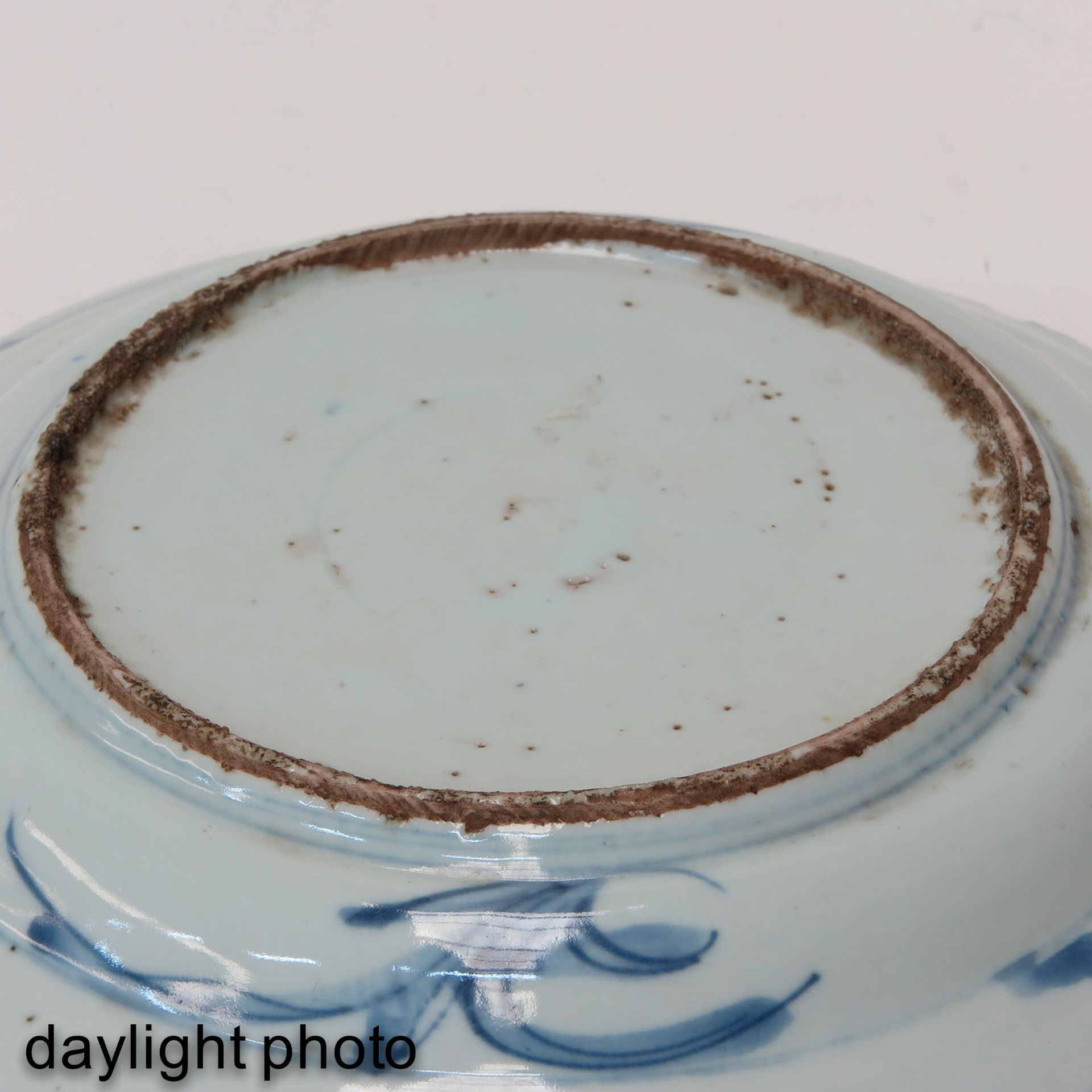 A Series of Three Blue and White Plates - Bild 7 aus 8