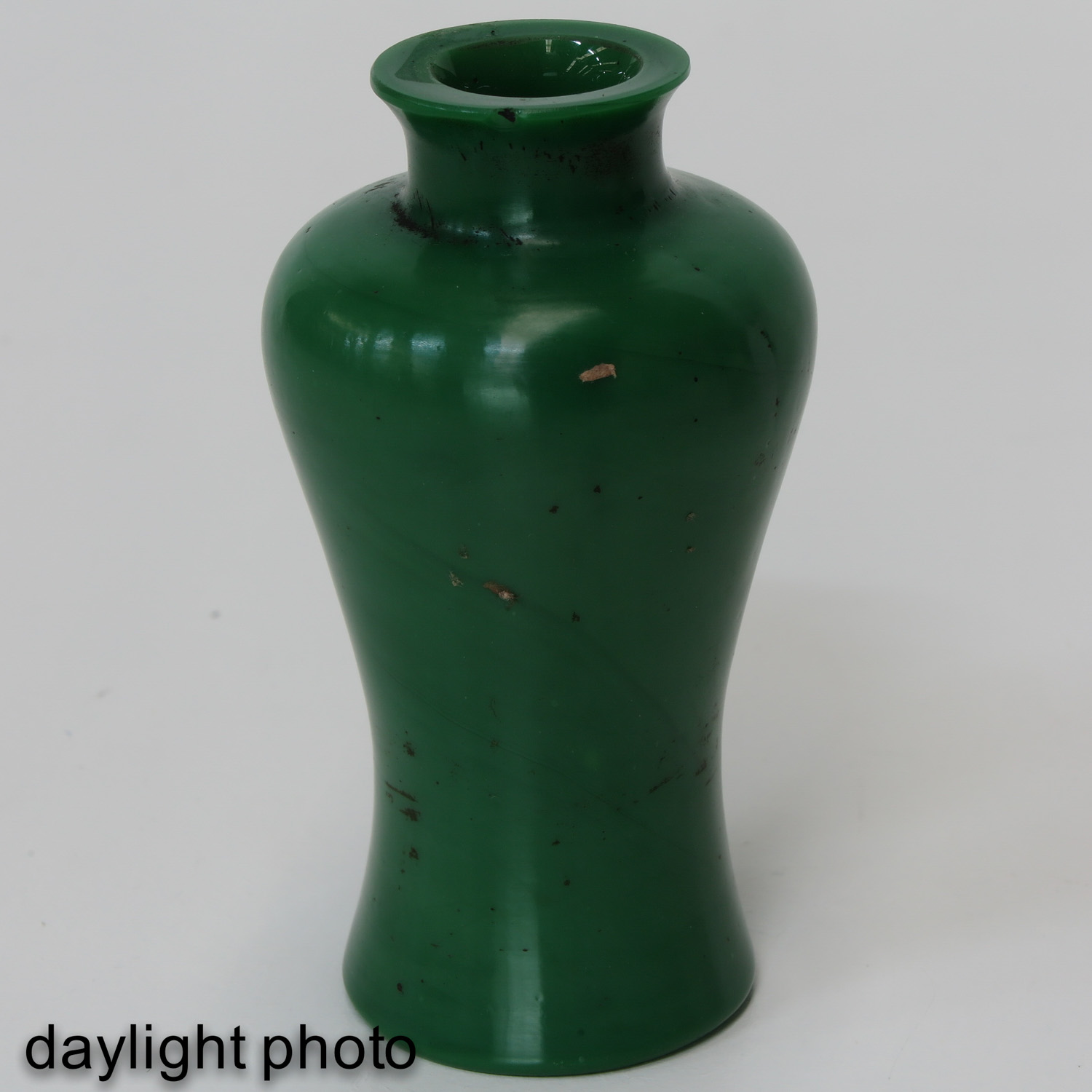 A Collection of 4 Jade Vases - Image 9 of 10