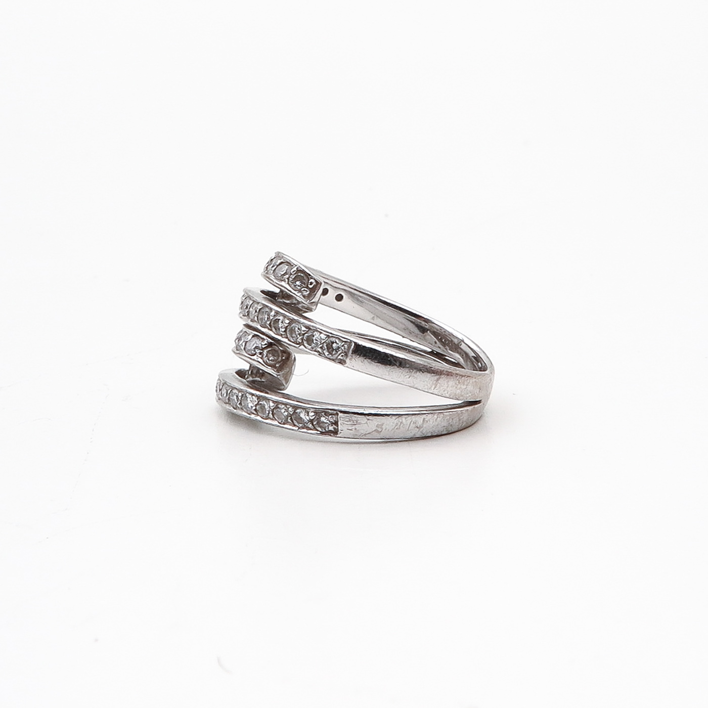 An 18KG Ladies Diamond Ring - Image 2 of 2
