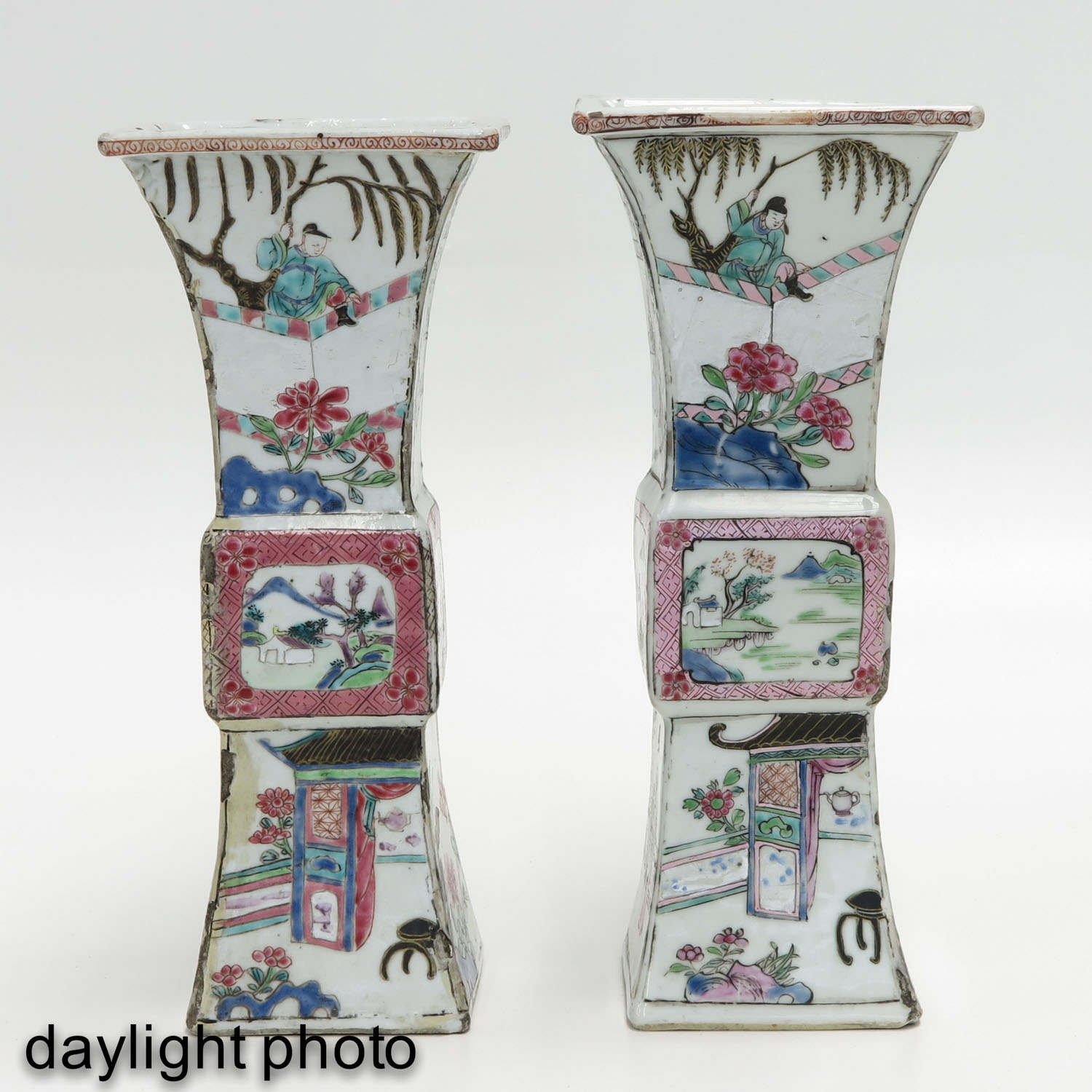 A Pair of Famille Rose Square Gu Vases - Image 7 of 9