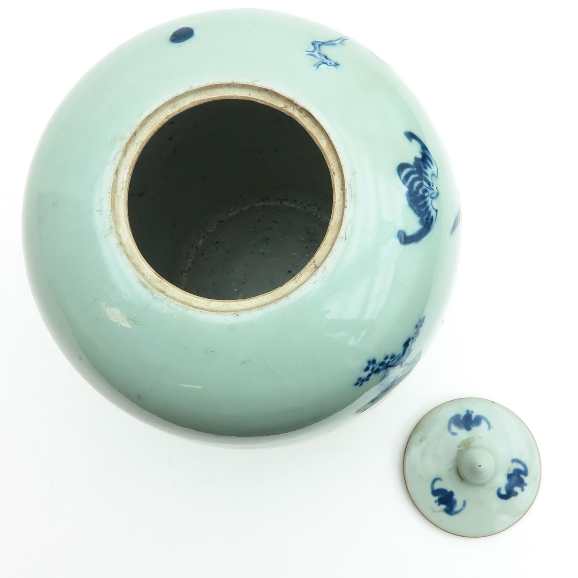 A Celadon and Blue Ginger Jar - Bild 5 aus 9