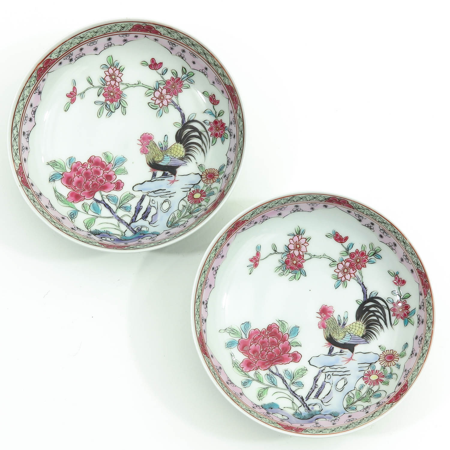 A Series of 4 Famille Rose Plates - Image 5 of 9