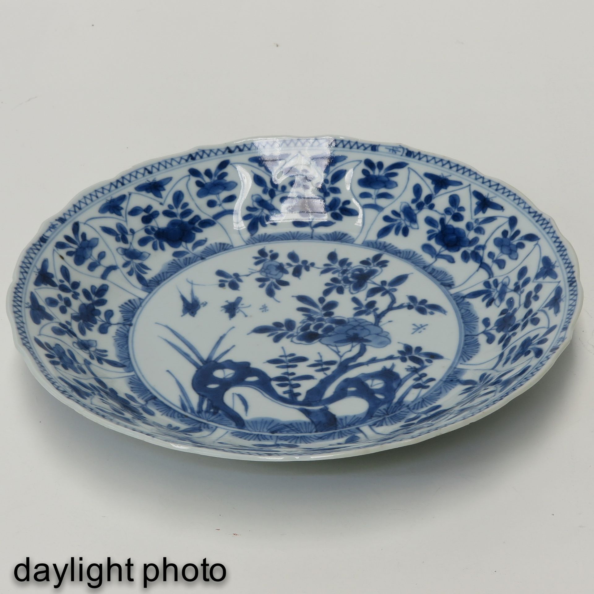 A Series of Six Blue and White Plates - Bild 7 aus 9