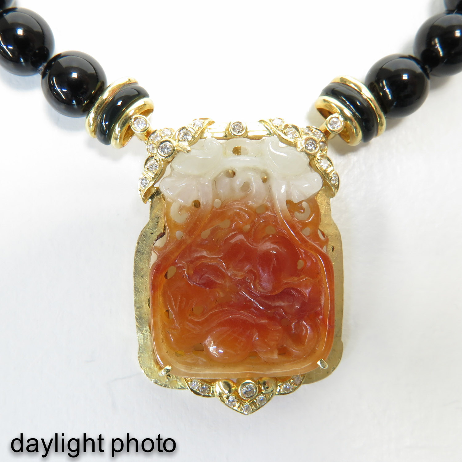 An Onyx and Jade Necklace - Image 3 of 4
