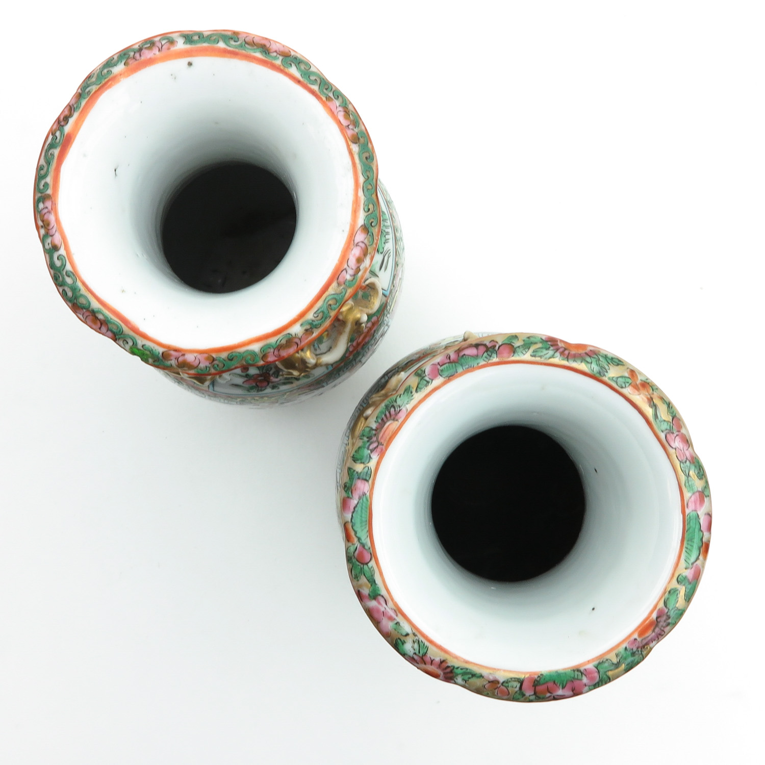 A Pair of Cantonese Vases - Image 5 of 9