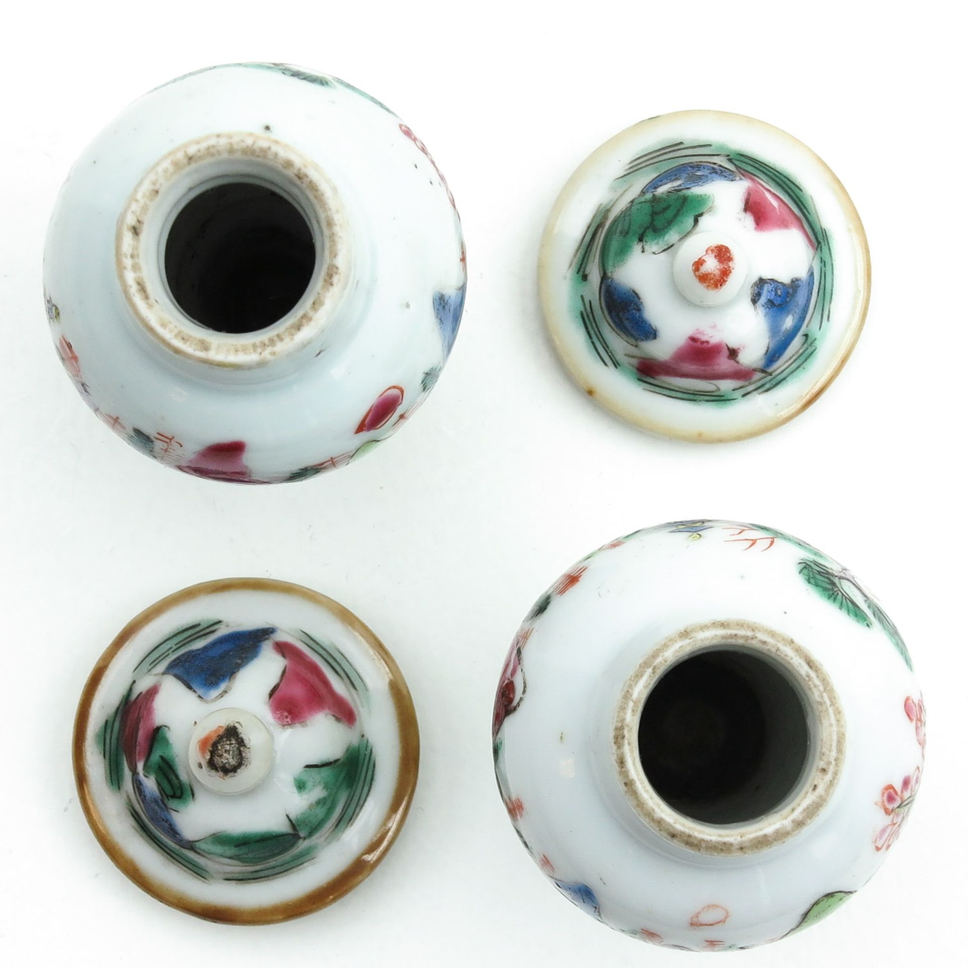 A Pair of Miniature Covered Vases - Bild 5 aus 9