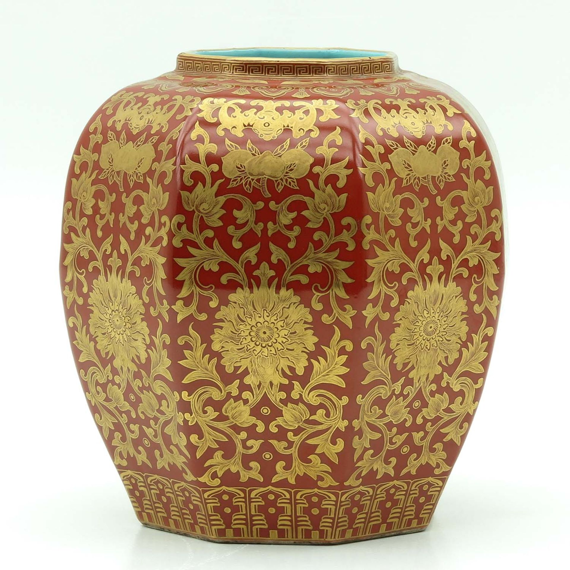 An Orange and Gilt Vase - Bild 2 aus 9