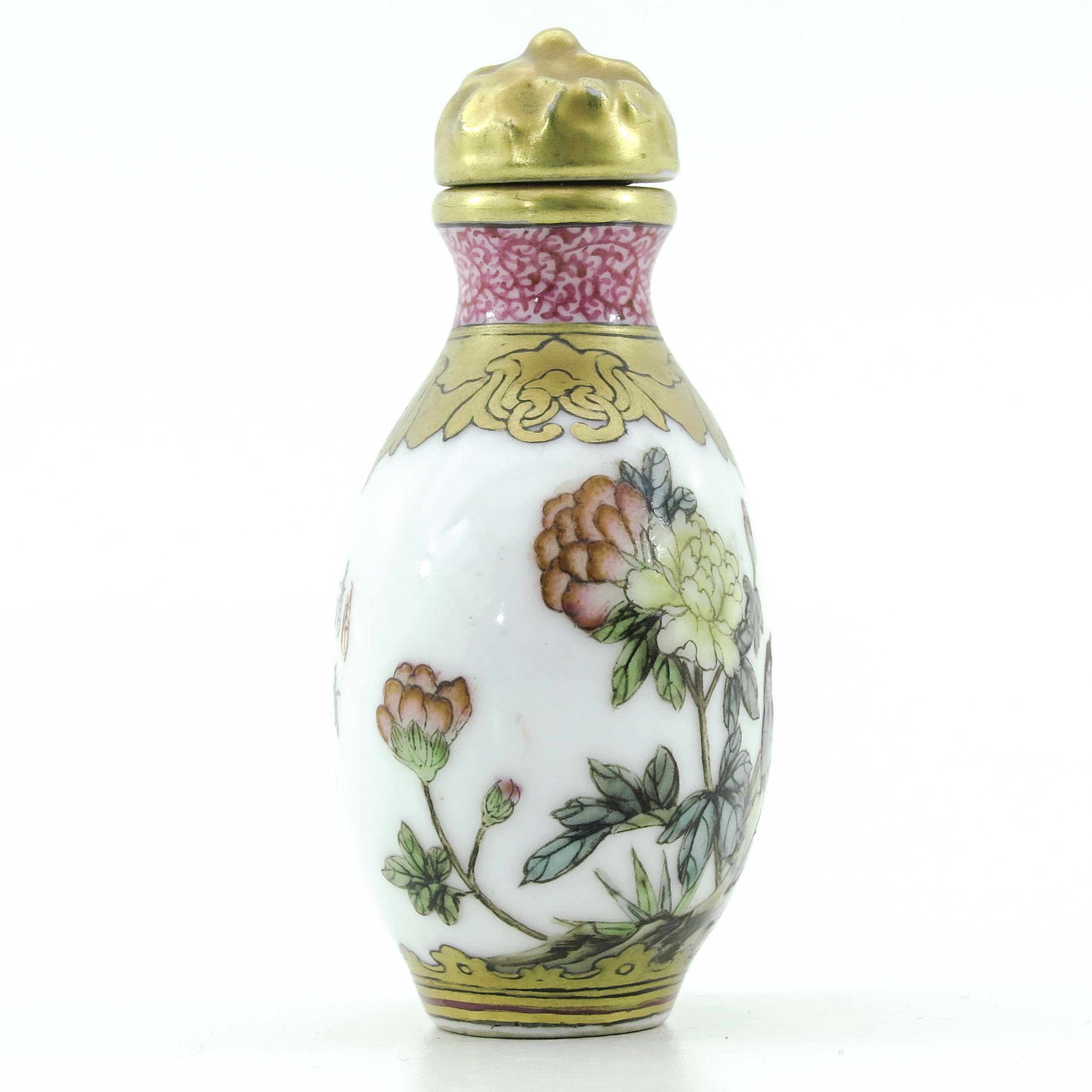 A Famille Rose Snuff Bottle - Image 4 of 10