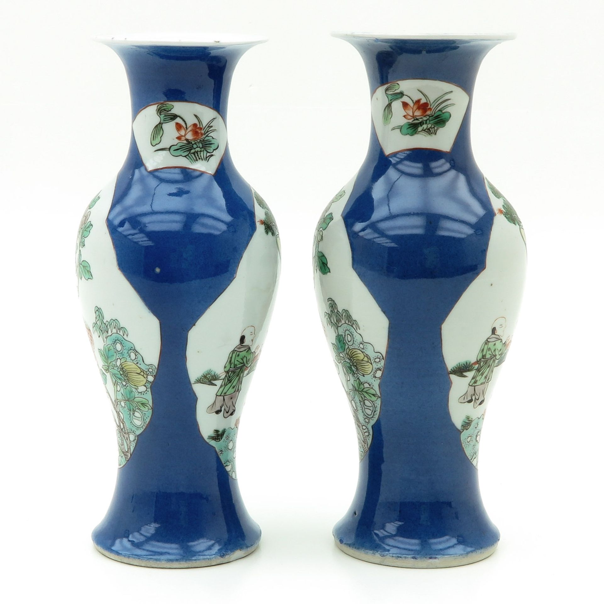 A Pair of Powder Blue Vases - Bild 4 aus 9