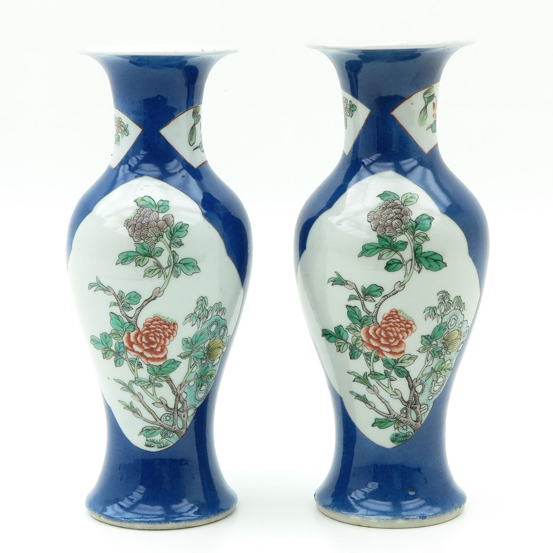 A Pair of Powder Blue Vases - Bild 3 aus 9