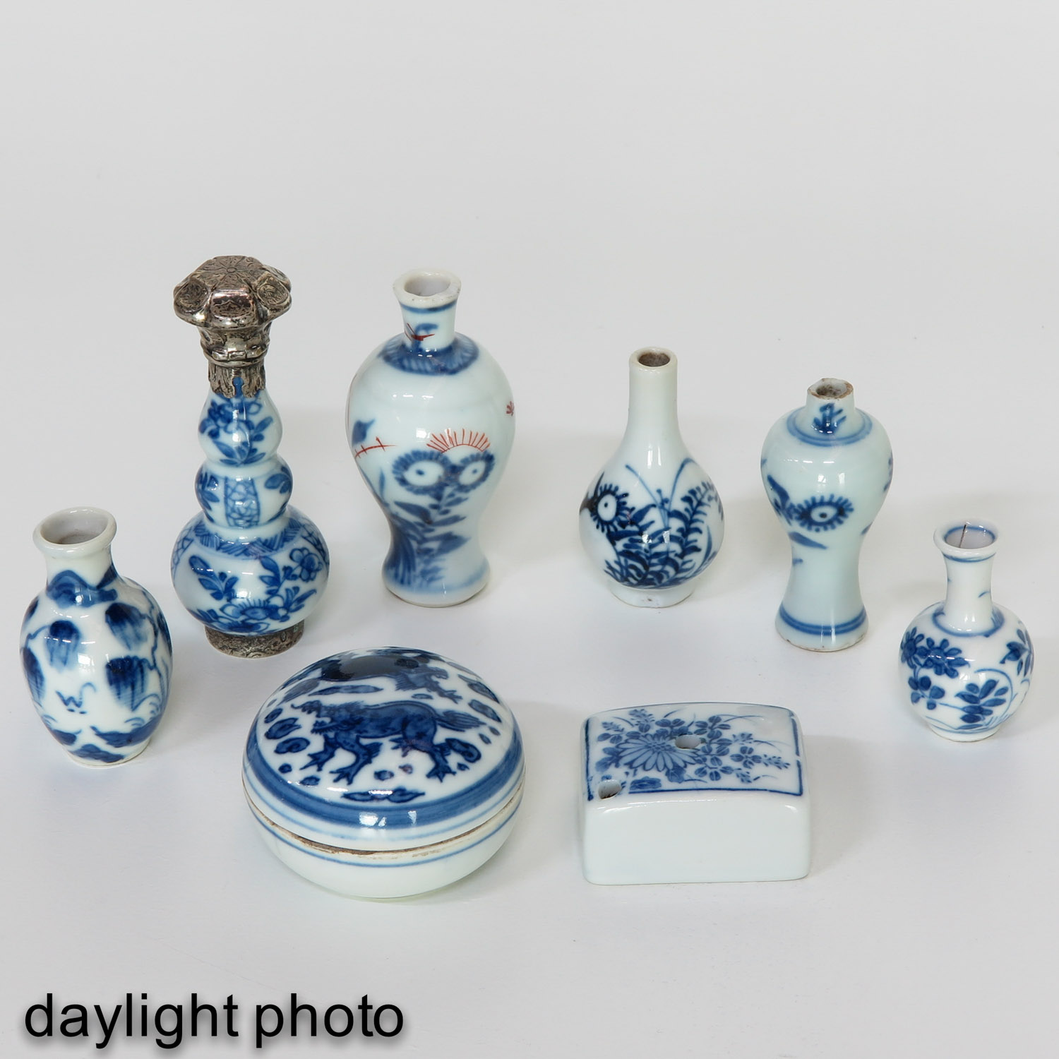 A Collection of Chinese Miniatures - Image 7 of 10