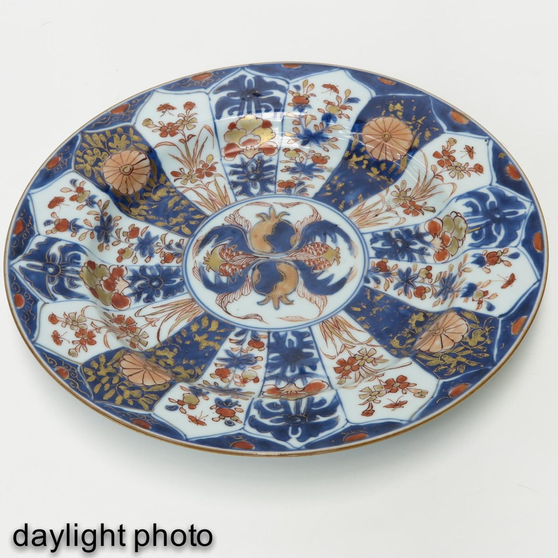 An Imari Plate - Bild 4 aus 6