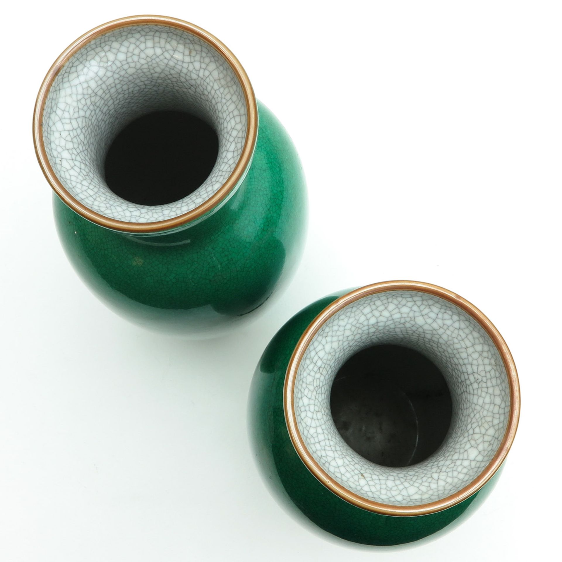 A Pair of Green Glaze Vases - Bild 5 aus 9