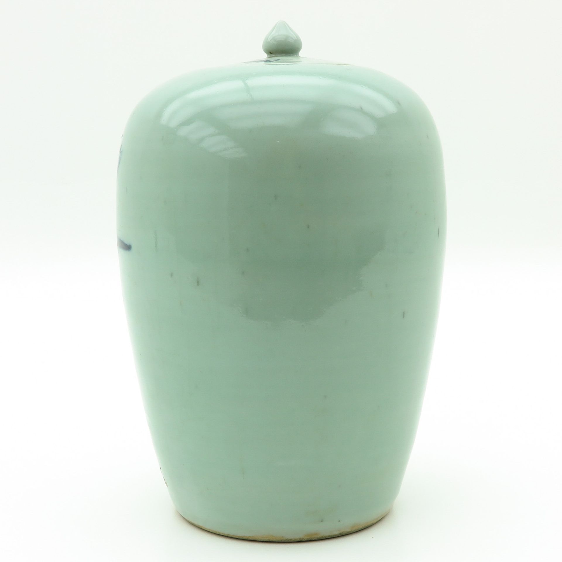 A Celadon and Blue Ginger Jar - Bild 3 aus 9