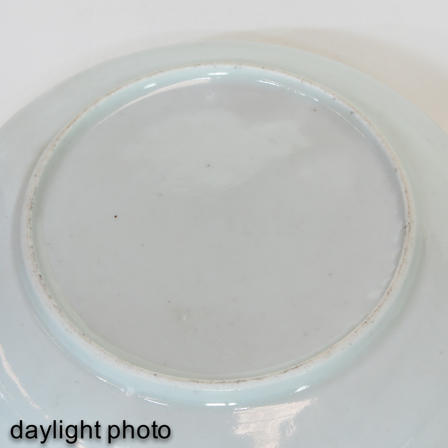 A Series of 4 Famille Rose Plates - Image 8 of 9