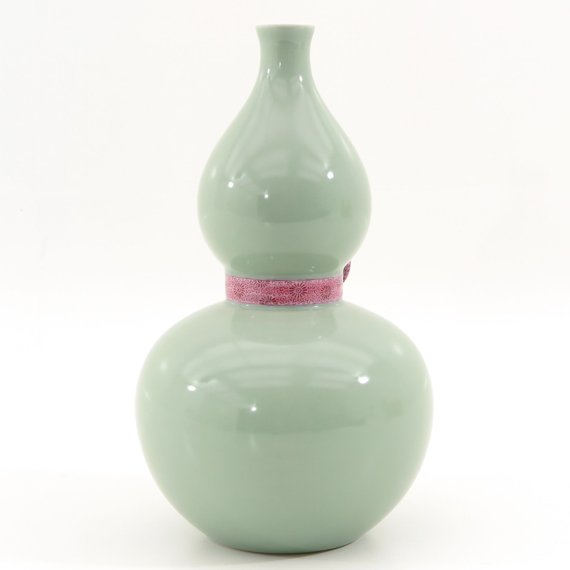 A Celadon Gourd Vase - Bild 3 aus 9