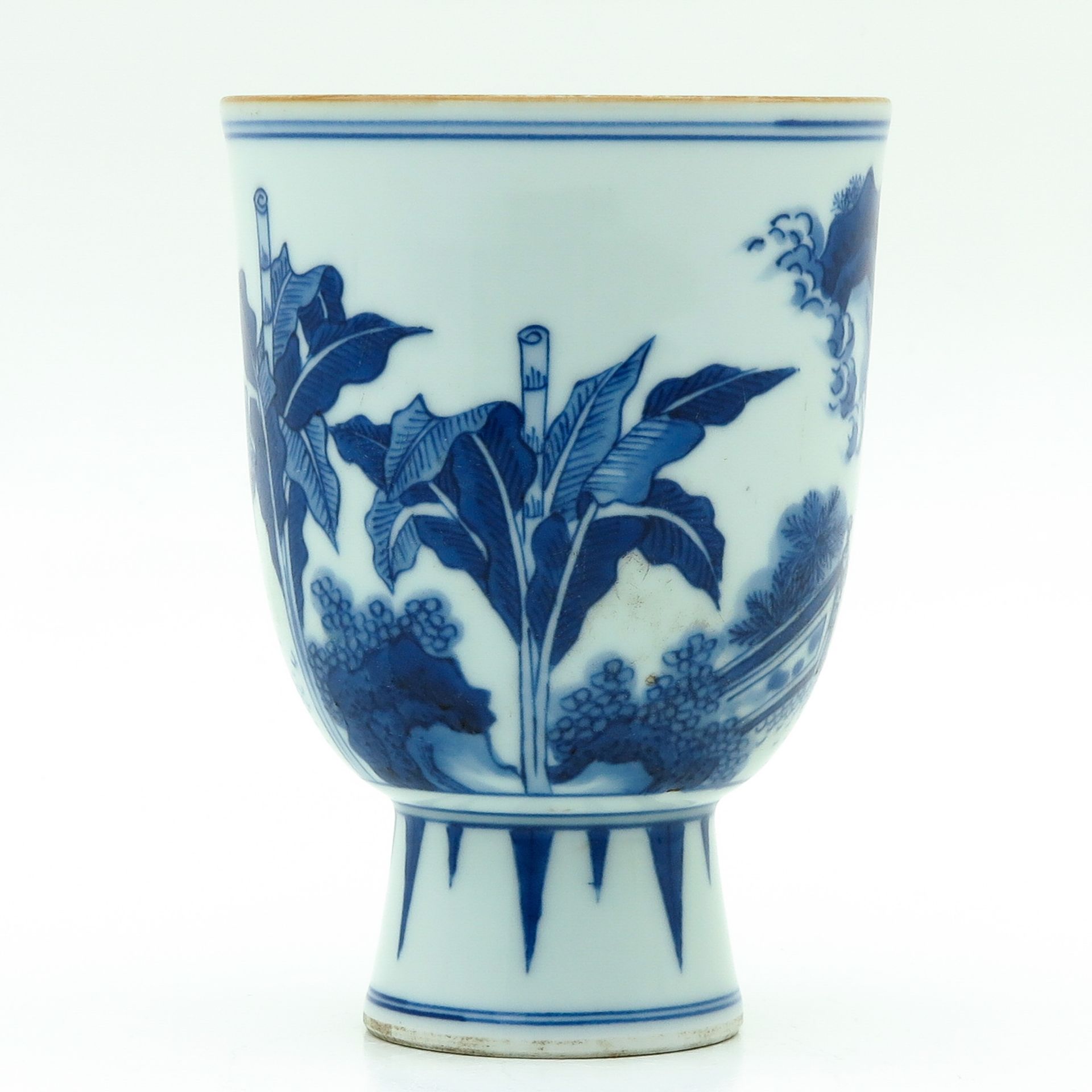 A Blue and White Stem Cup - Bild 3 aus 9