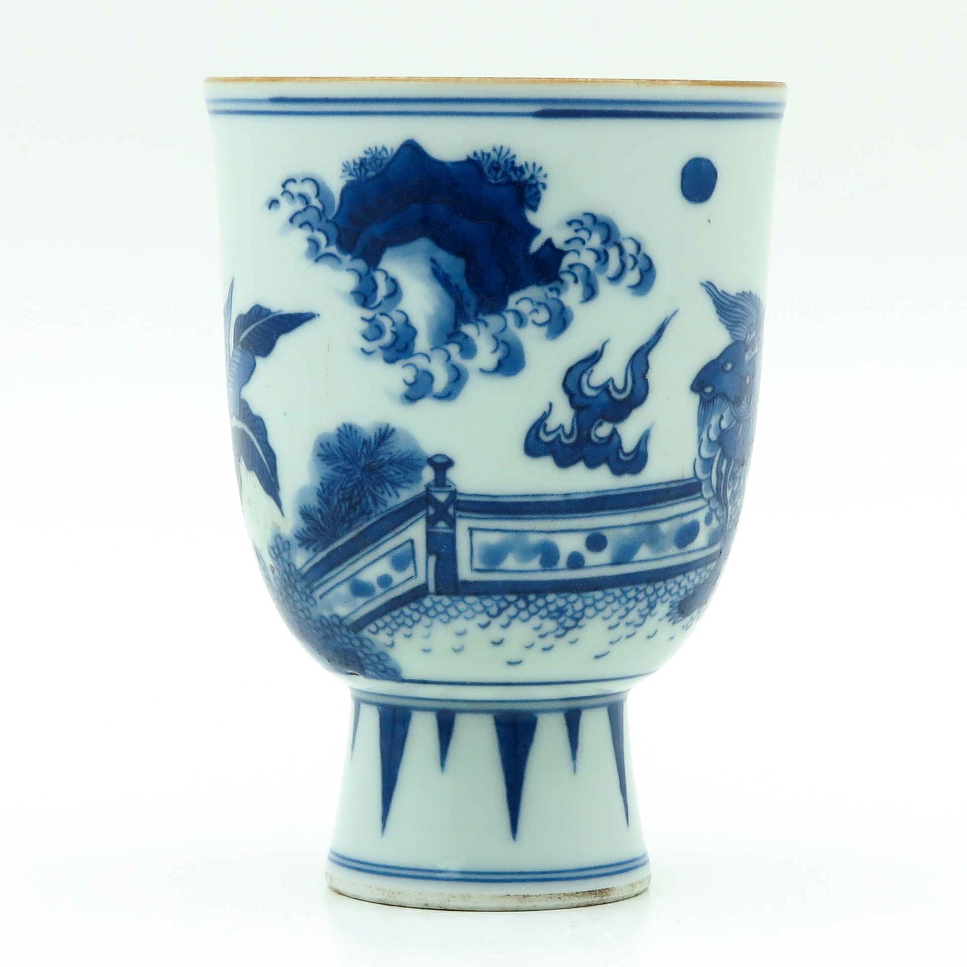 A Blue and White Stem Cup - Bild 4 aus 9