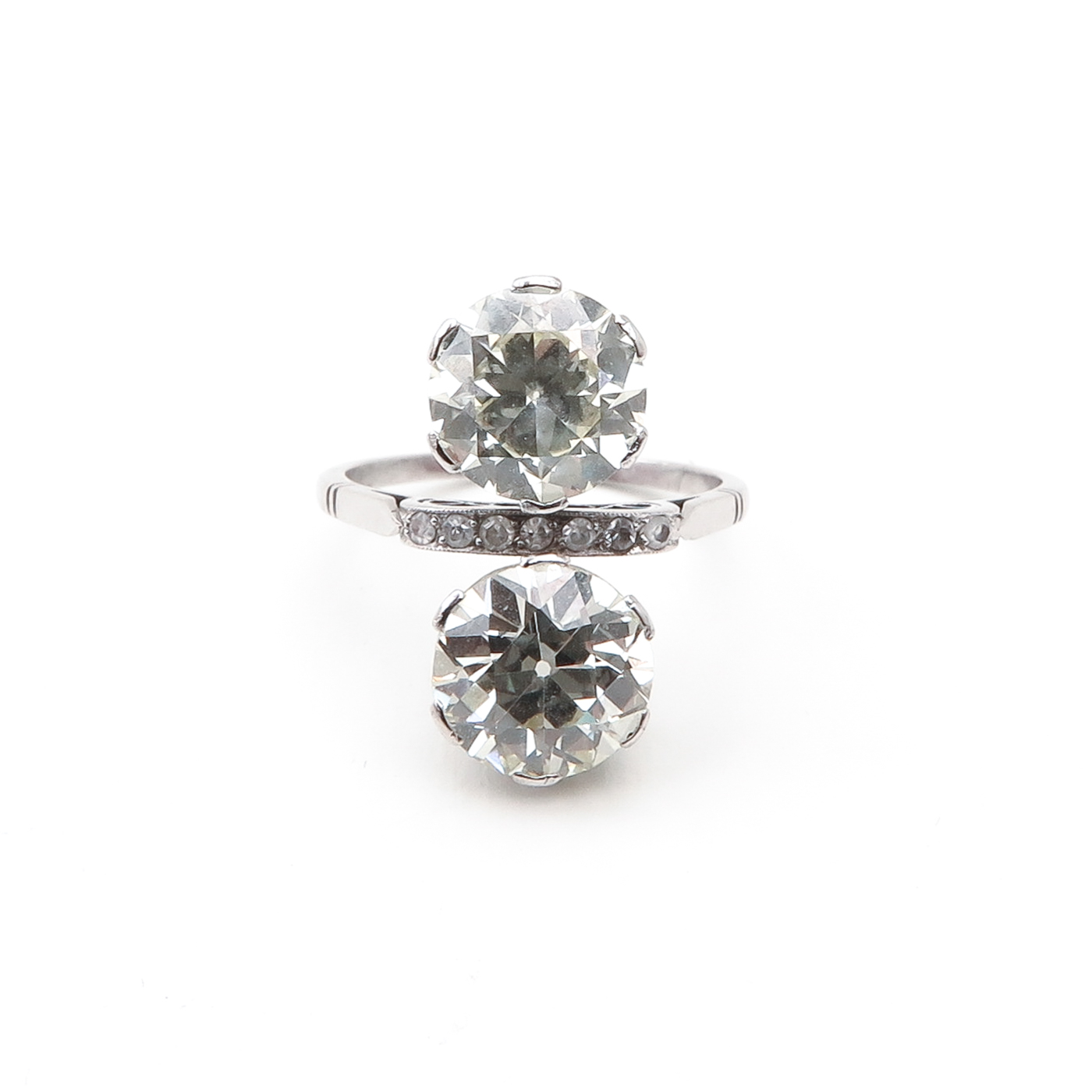 An Exceptional Ladies Diamond Ring Approx. 5 Carats