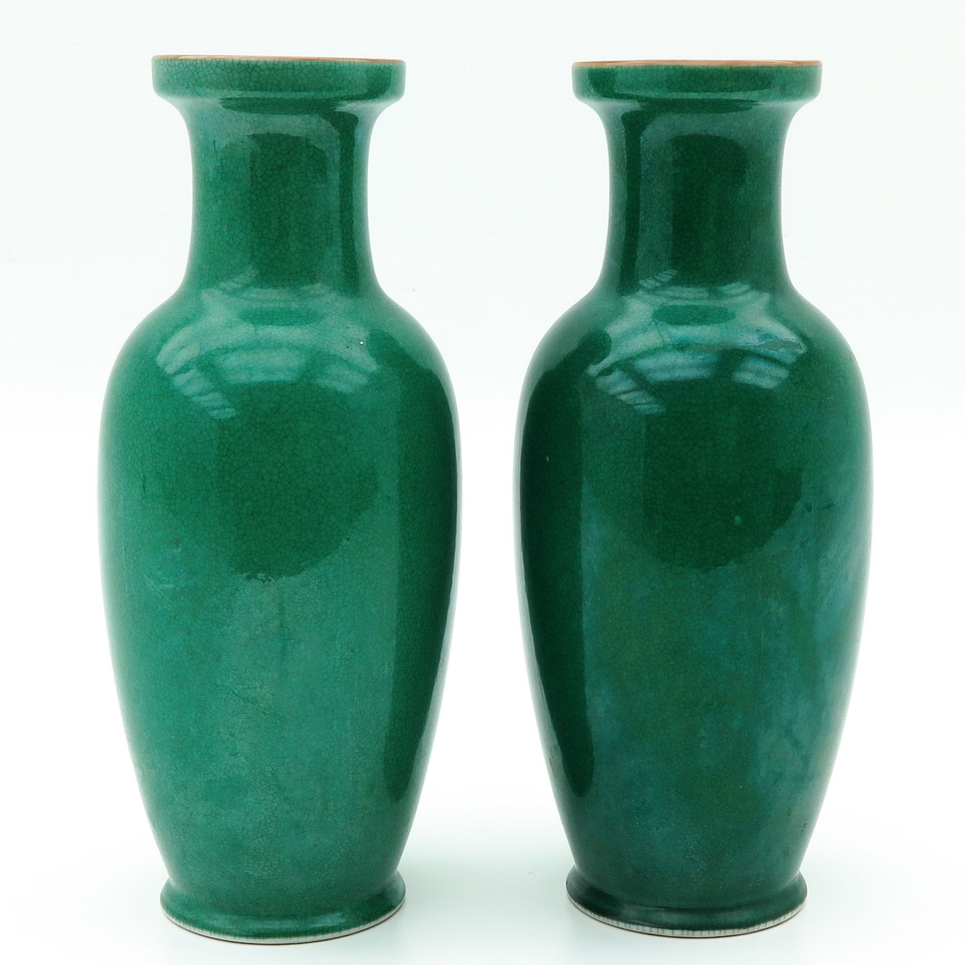 A Pair of Green Glaze Vases - Bild 3 aus 9