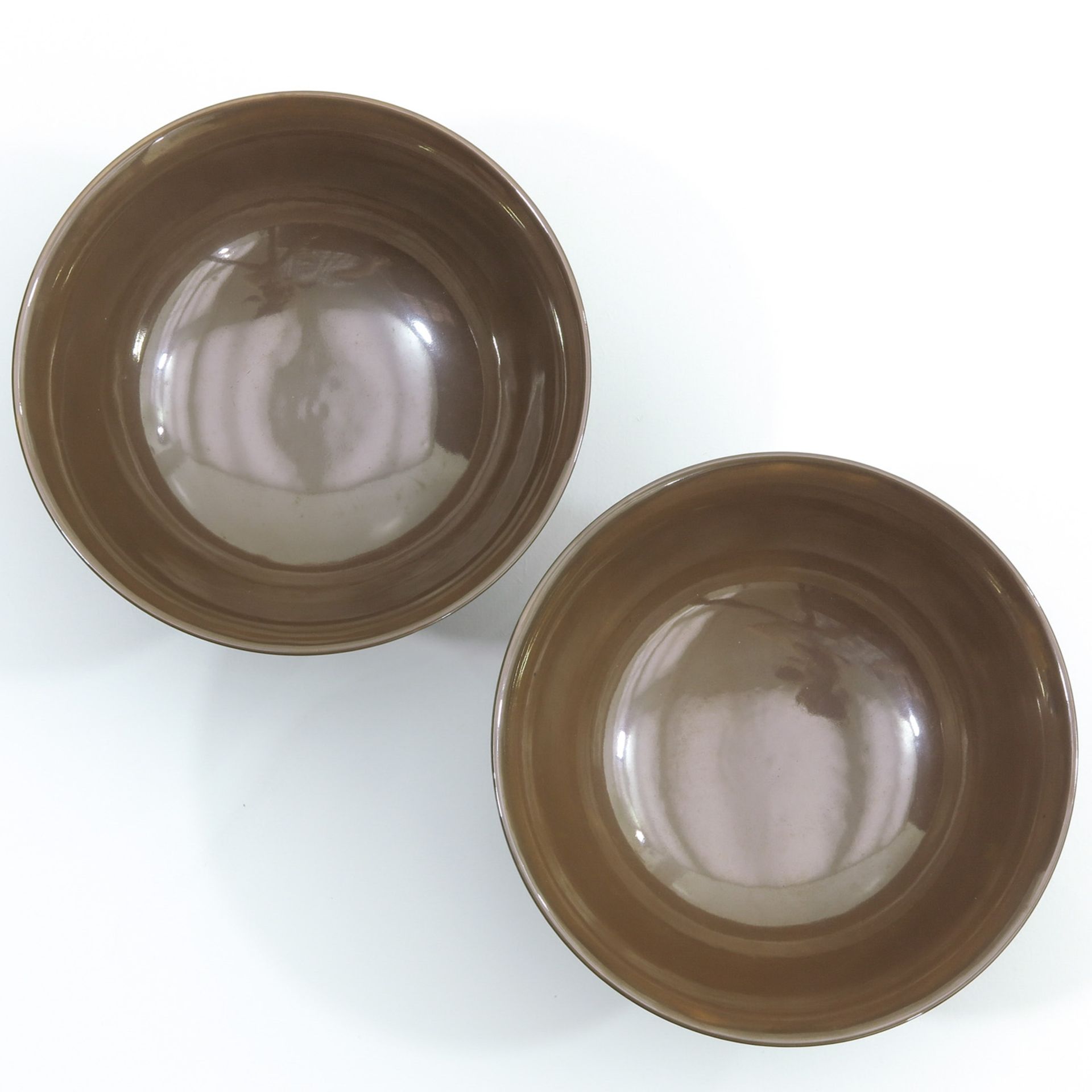 A Pair of Monochrome Brown Glaze Bowls - Bild 5 aus 10