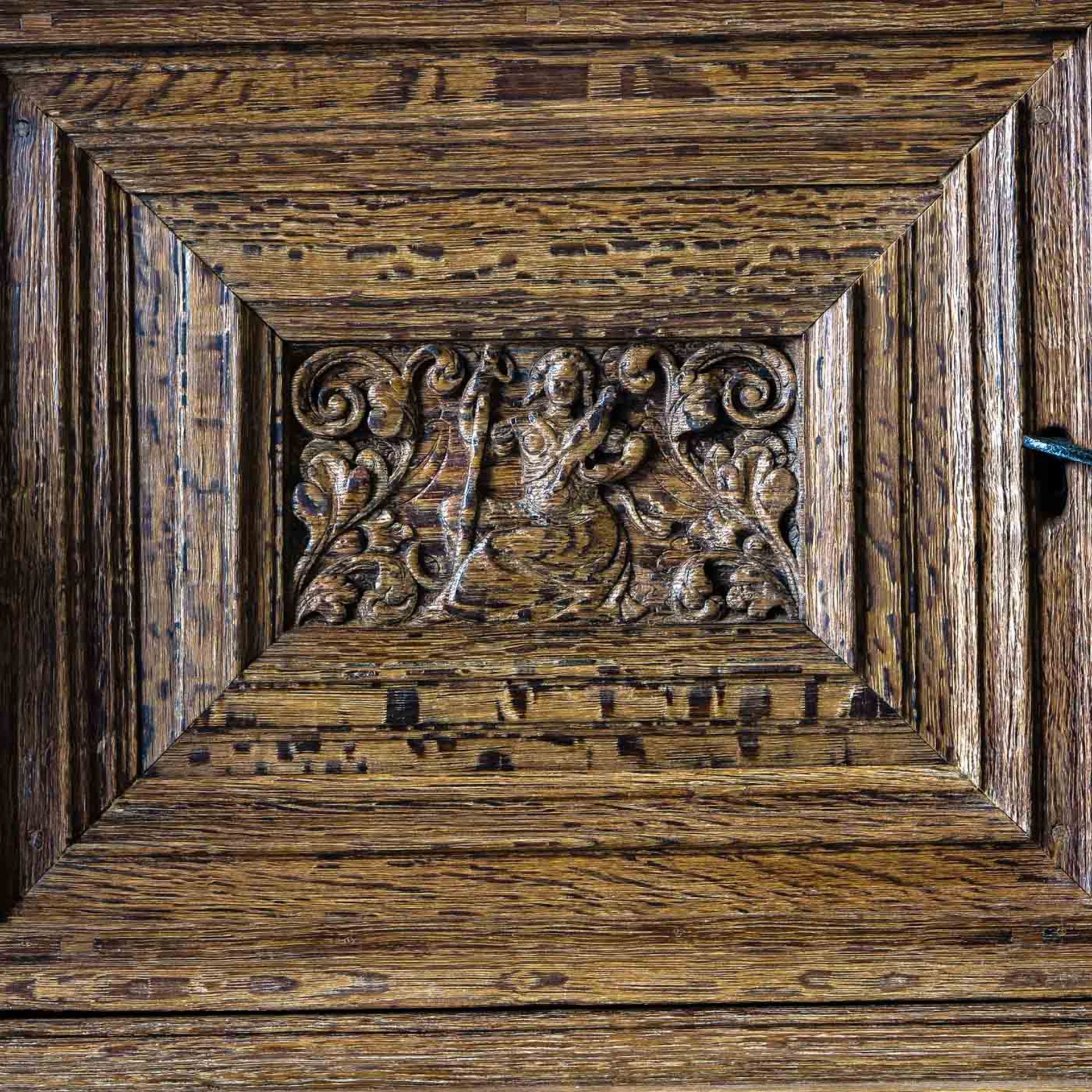 A 17th Century Carved Oak Cabinet - Bild 2 aus 4