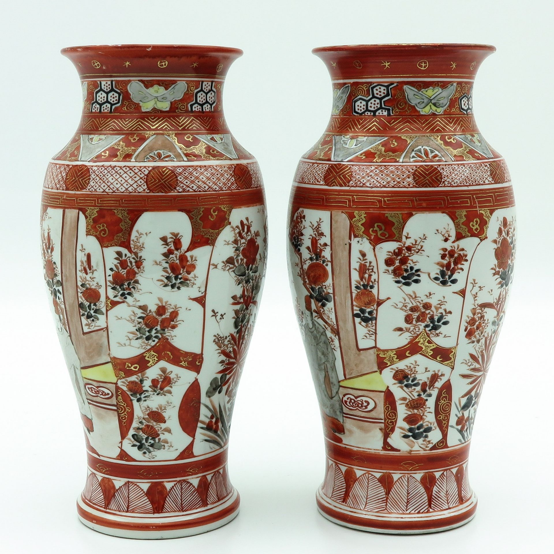 A Pair of Kutani Vases - Image 4 of 9
