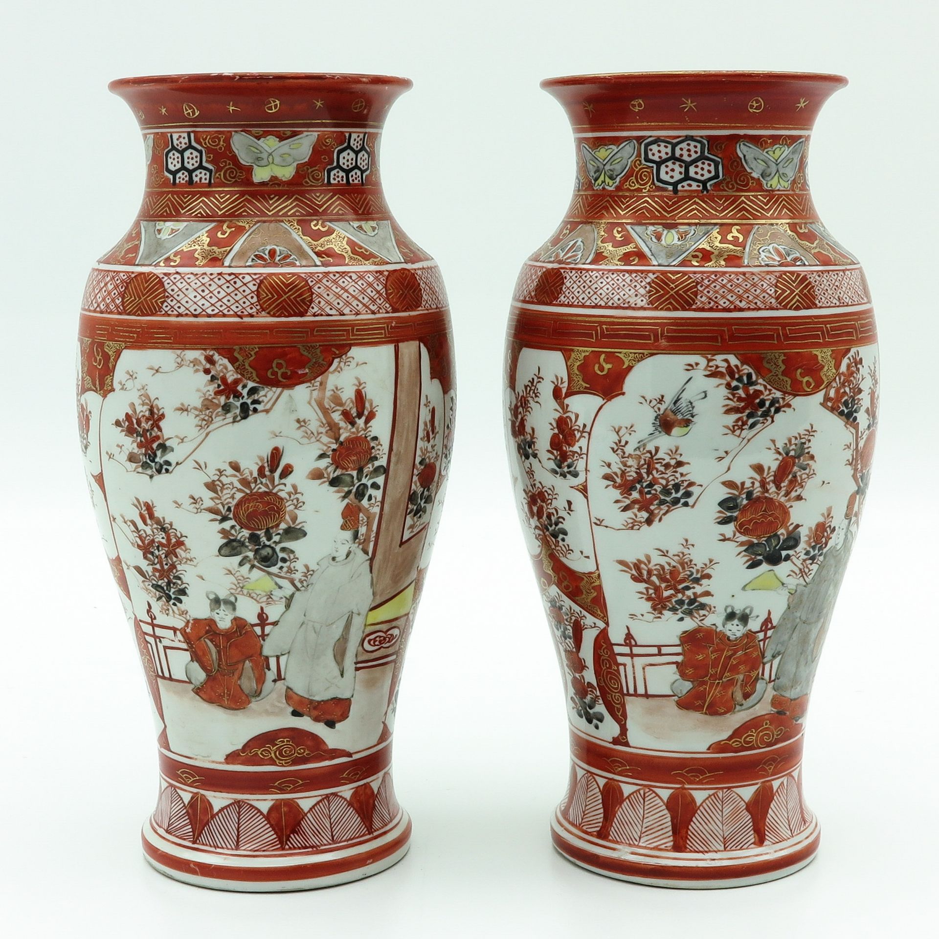 A Pair of Kutani Vases - Image 3 of 9