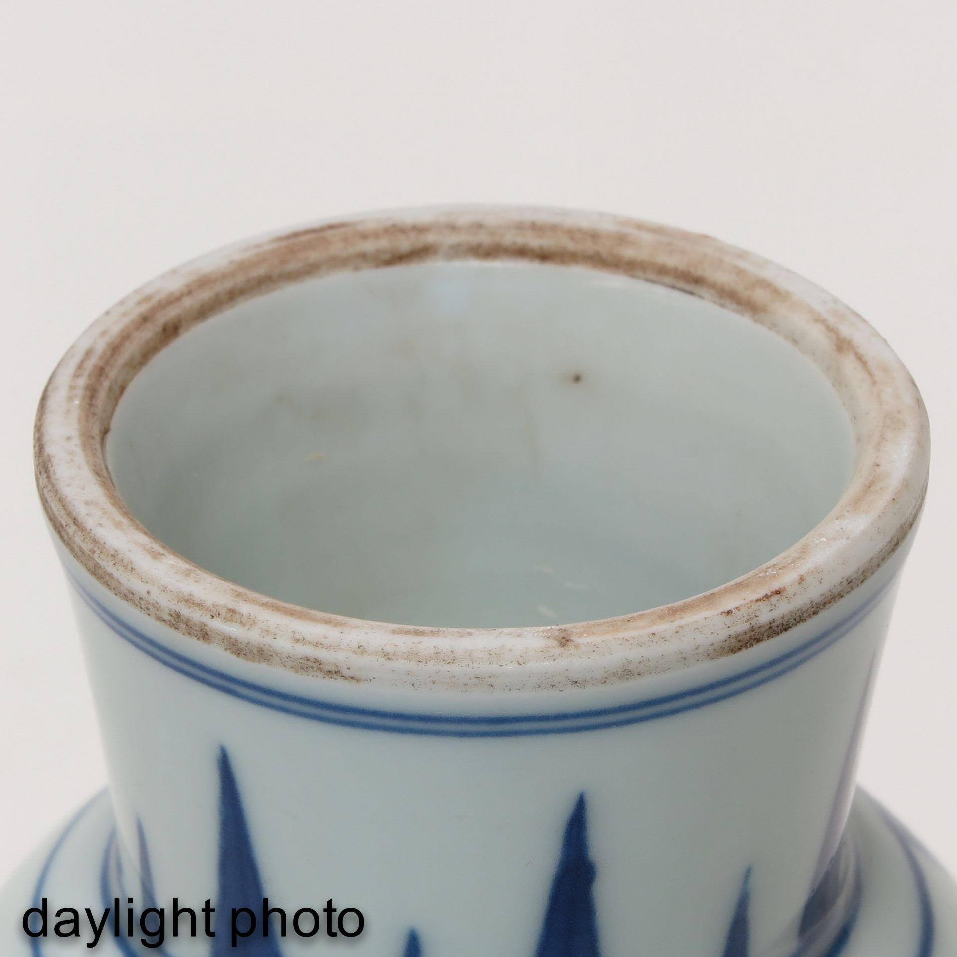 A Blue and White Stem Cup - Bild 8 aus 9