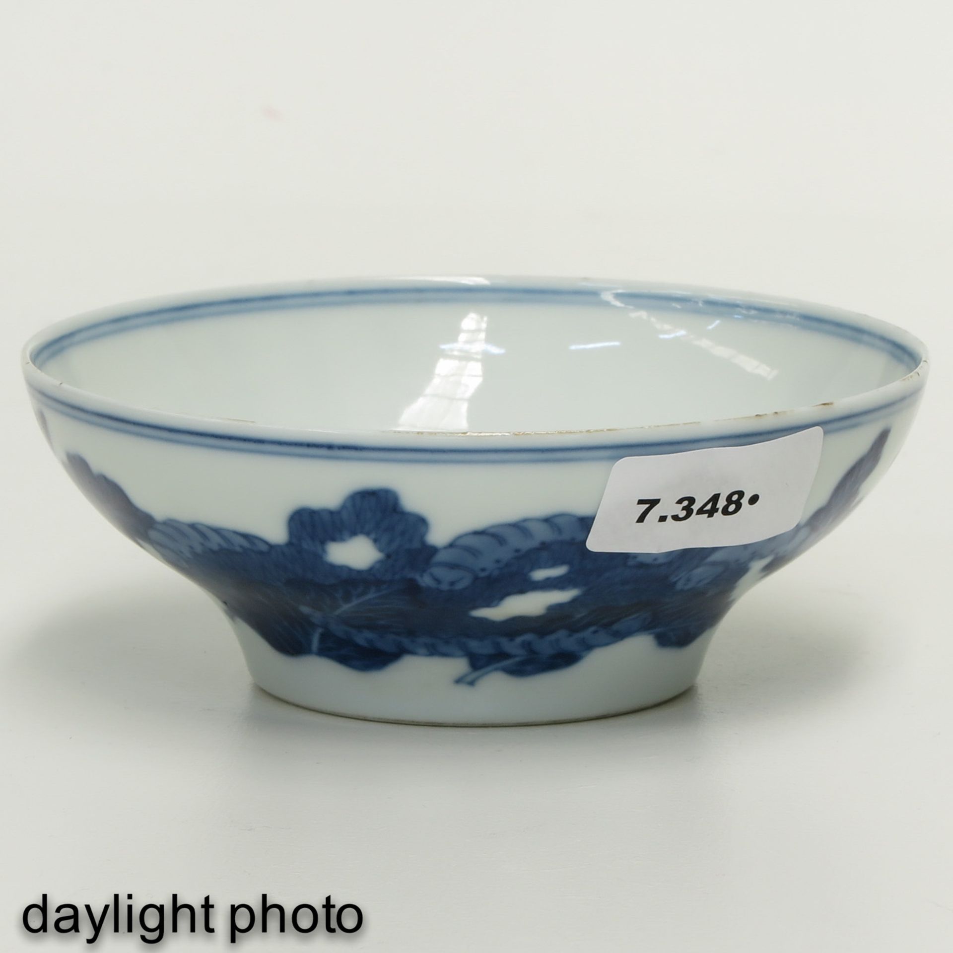 A Blue and White Bowl - Bild 7 aus 9