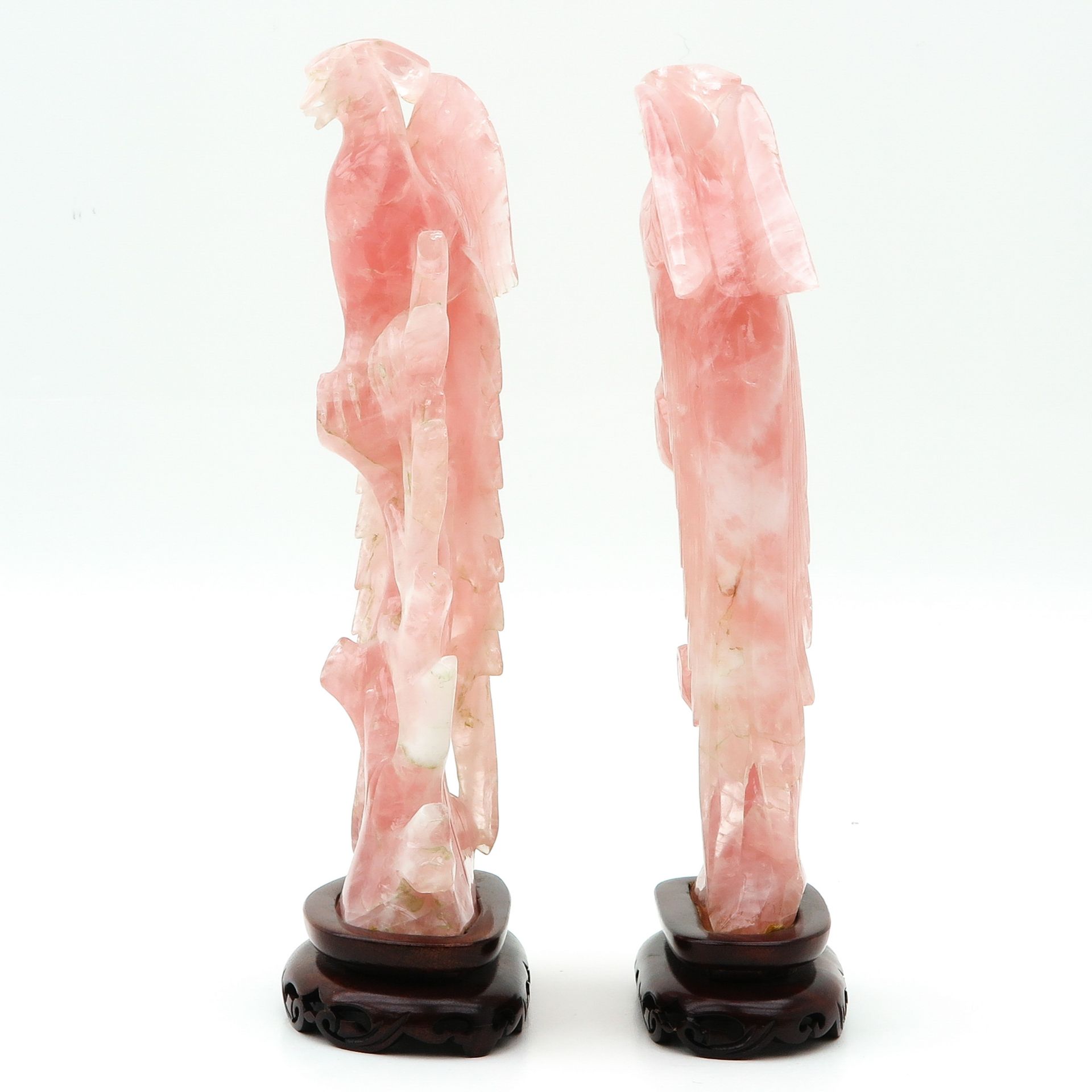 A Pair of Carved Pink Quartz Birds - Bild 2 aus 9