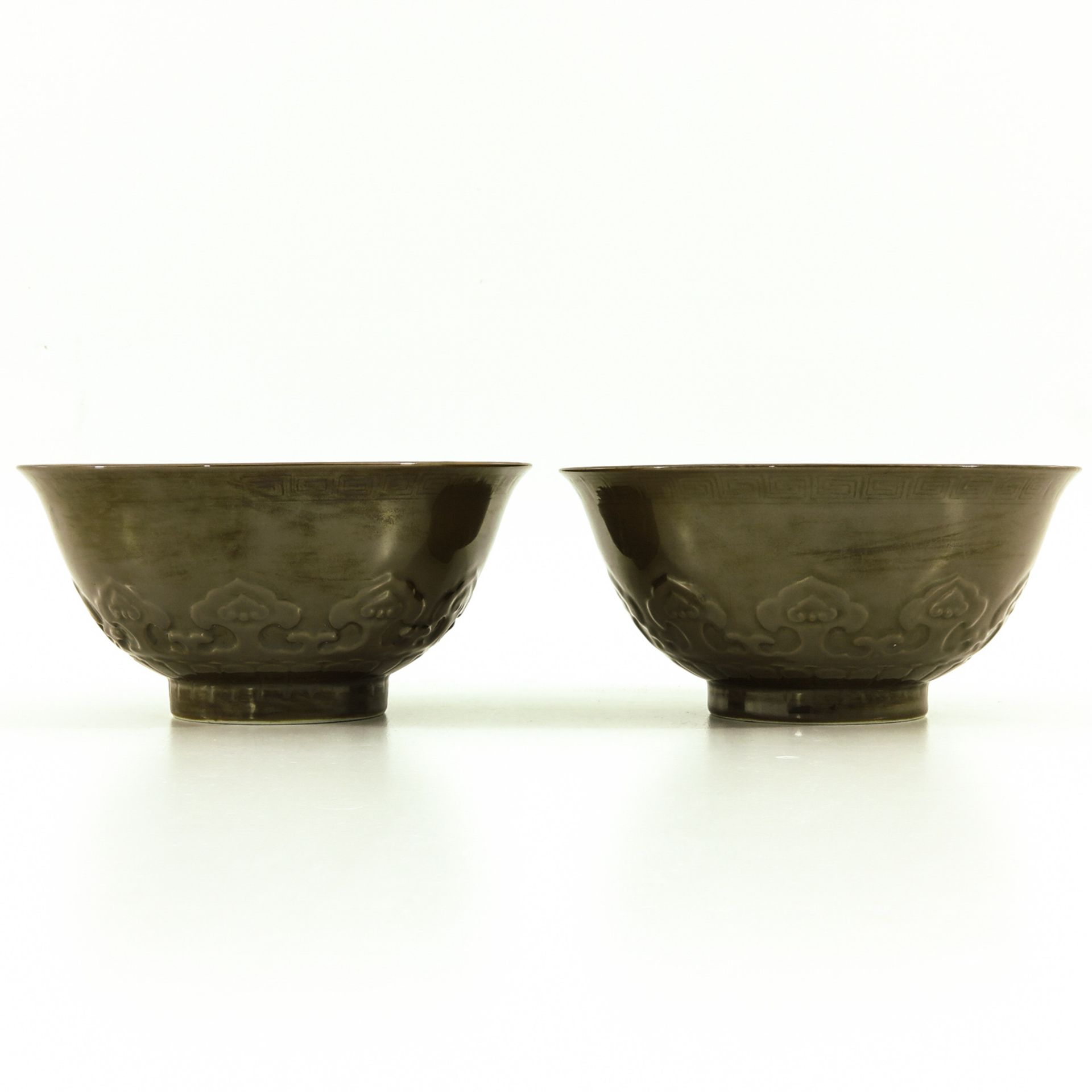 A Pair of Monochrome Brown Glaze Bowls - Bild 4 aus 10